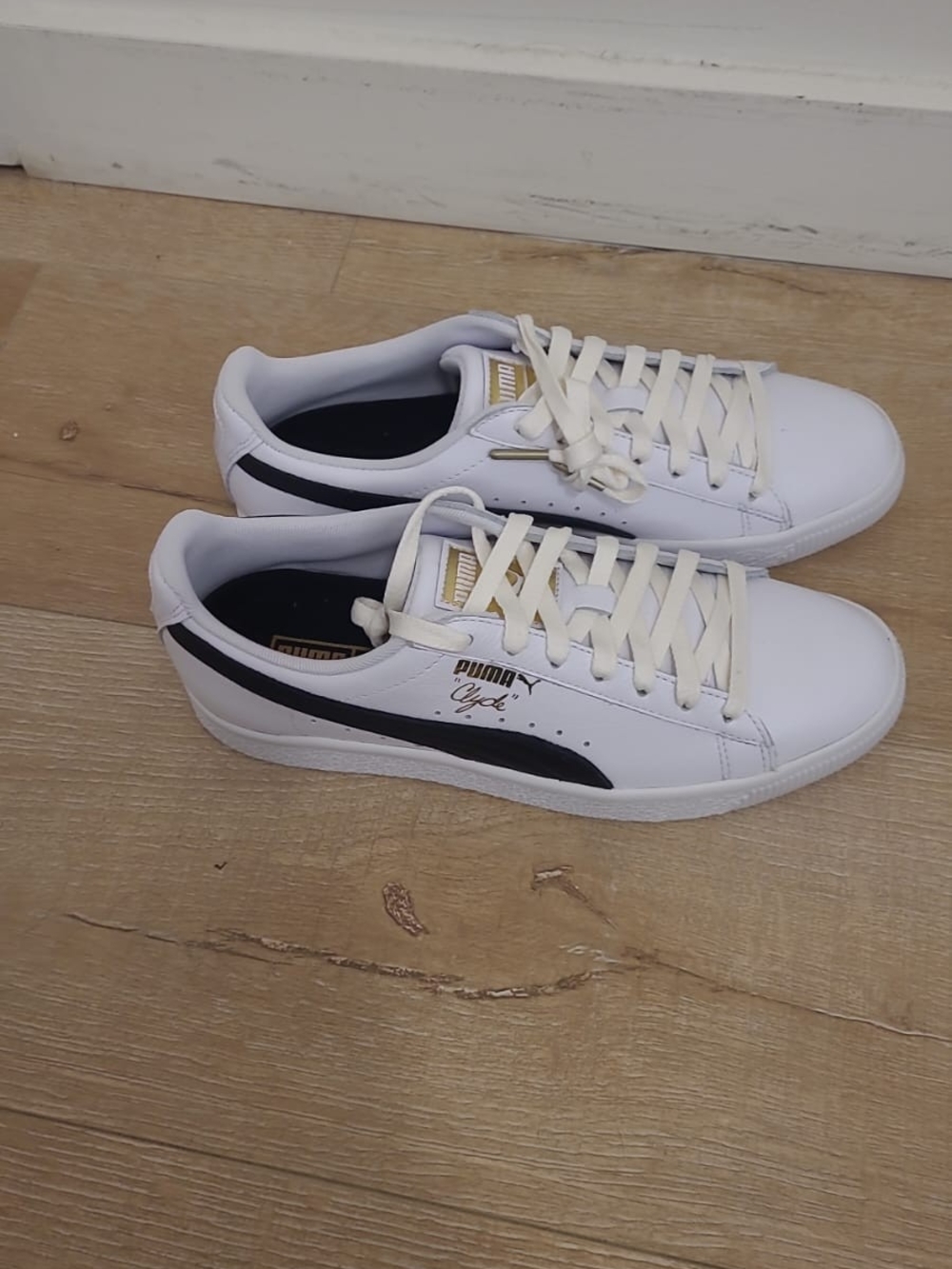 Puma Men's White Sneakers with Black Formstrip